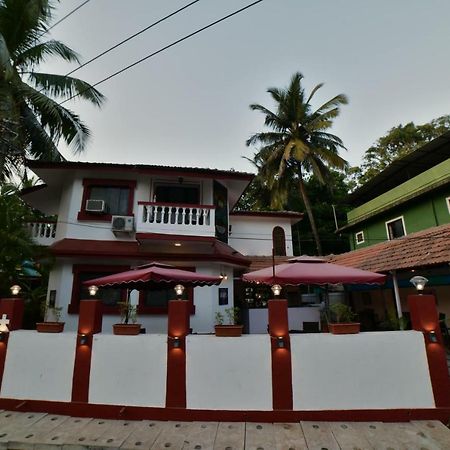 Big Daddy'S Inn Candolim Buitenkant foto
