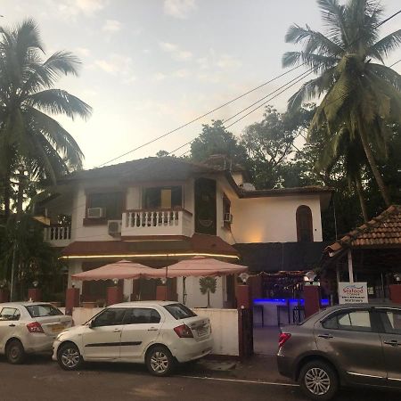 Big Daddy'S Inn Candolim Buitenkant foto