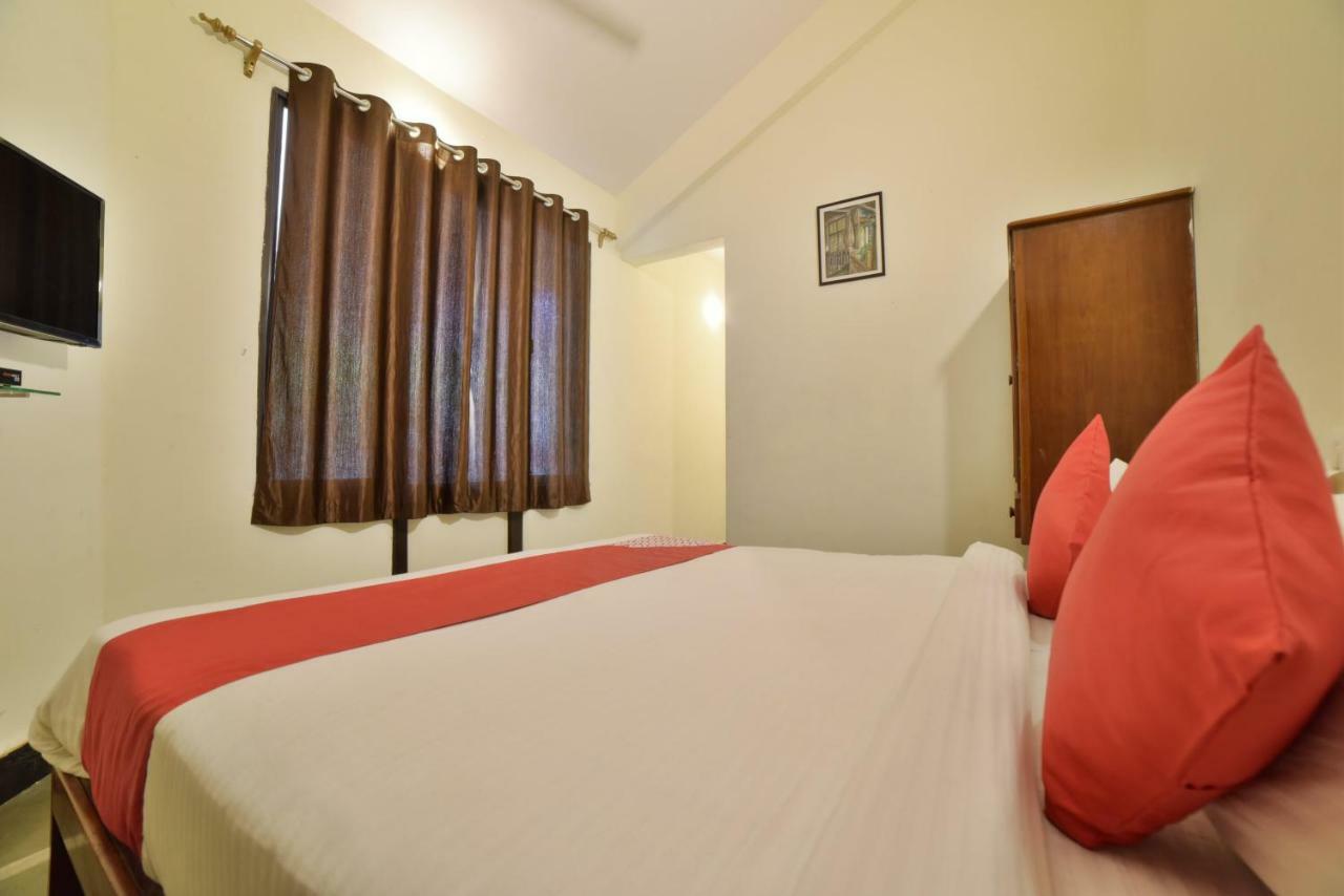 Big Daddy'S Inn Candolim Buitenkant foto