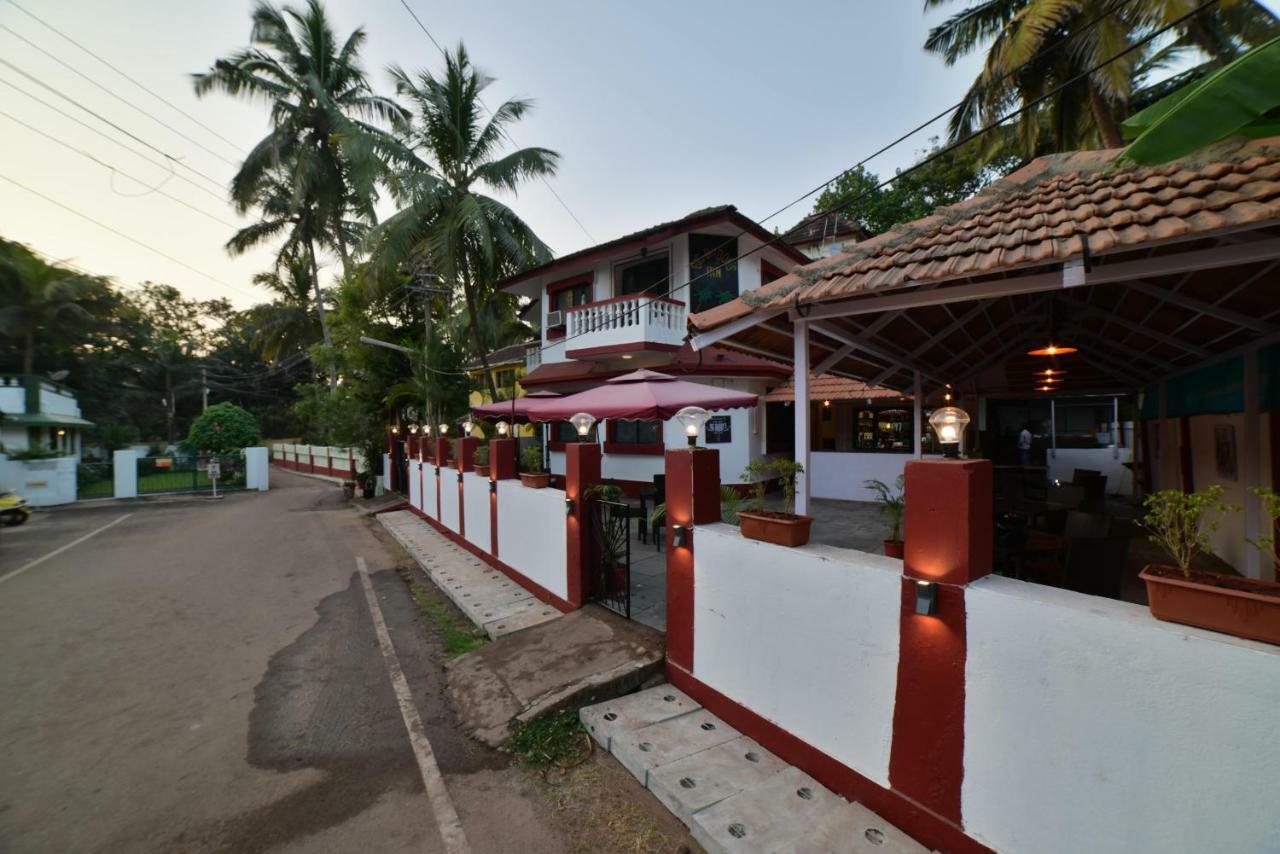 Big Daddy'S Inn Candolim Buitenkant foto