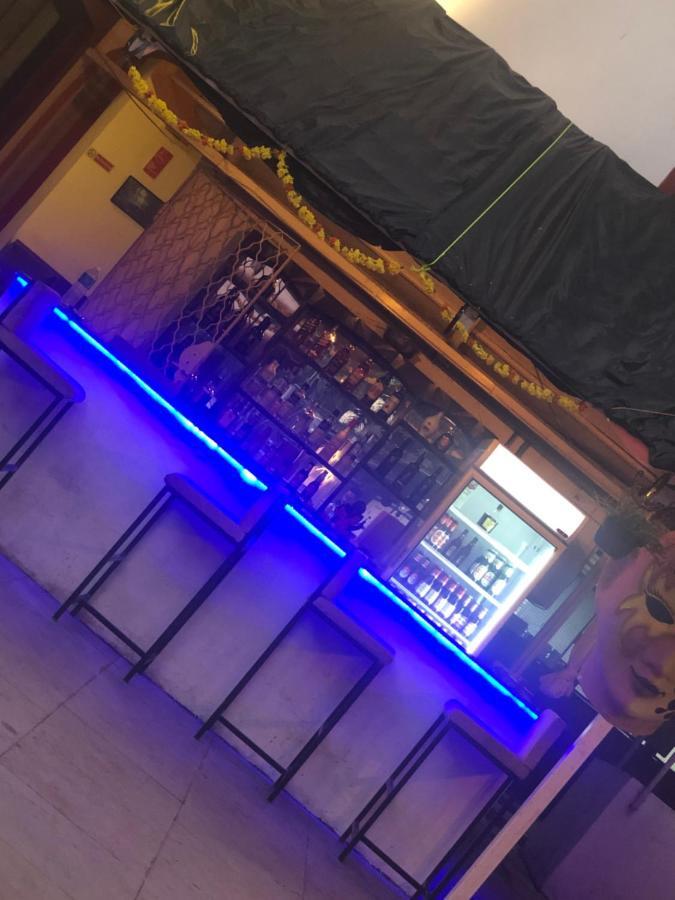 Big Daddy'S Inn Candolim Buitenkant foto