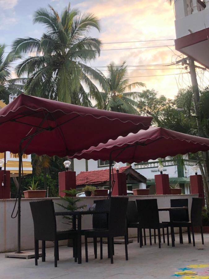 Big Daddy'S Inn Candolim Buitenkant foto